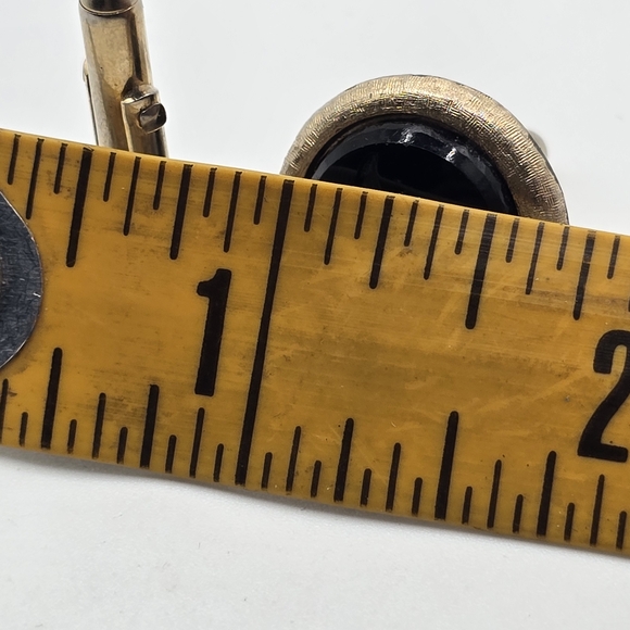 SWANK Gold and Black Cameo Cuff Links - Picture 5 of 5